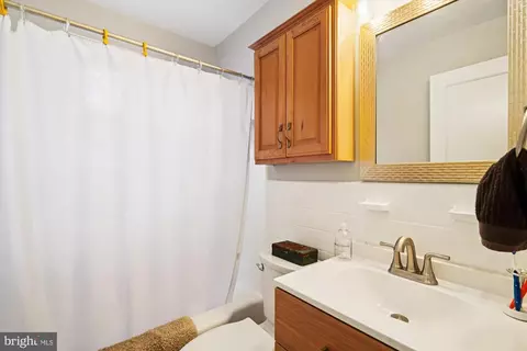 Bath - 11951 Andrew St, Silver Spring, MD 20902 photo 1 of 1