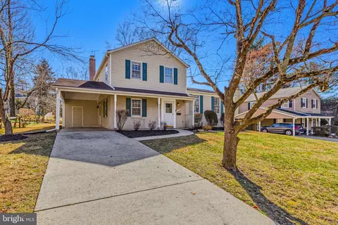 613 Goldsborough Dr, Rockville, MD 20850