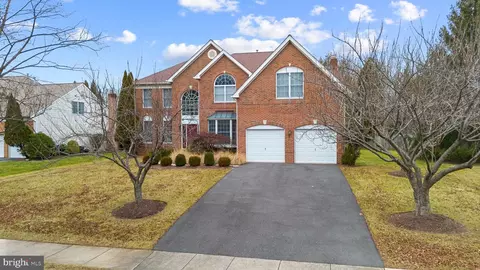 3813 Park Lake Dr, Rockville, MD 20853