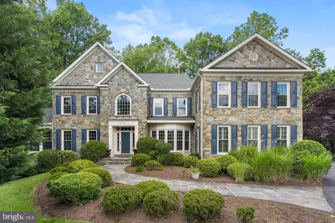 13716 Safe Harbor Ct, Rockville, MD 20850
