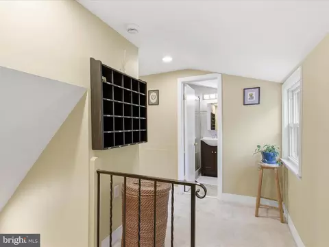 Entry Way - 2707 Lindell St, Silver Spring, MD 20902 photo 2 of 2