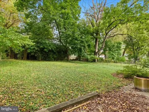 Exterior - 2707 Lindell St, Silver Spring, MD 20902 photo 5 of 7
