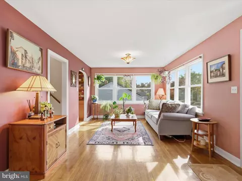 Living - 2707 Lindell St, Silver Spring, MD 20902 photo 2 of 4