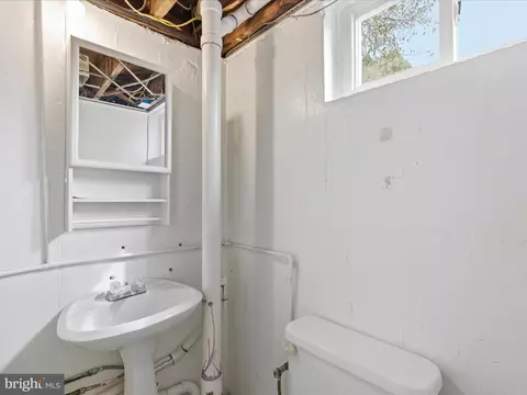 Bath - 2707 Lindell St, Silver Spring, MD 20902 photo 5 of 5