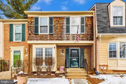 9923 Maple Leaf Dr, Gaithersburg, MD 20886