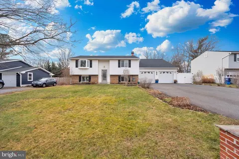 19312 Hempstone Ave, Poolesville, MD 20837 photo 2