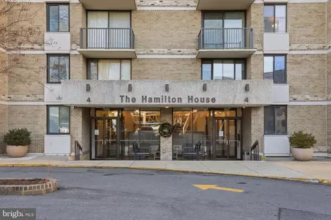 4 Monroe St #909, Rockville, MD 20850