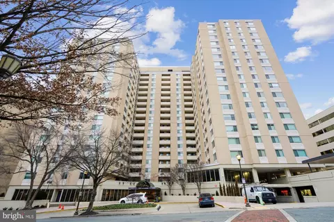 4601 N Park Ave #907-G, Chevy Chase, MD 20815