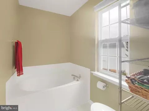 Bath - 1401 Jasper St, Silver Spring, MD 20902 photo 3 of 5