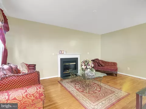 Living - 1401 Jasper St, Silver Spring, MD 20902 photo 6 of 10