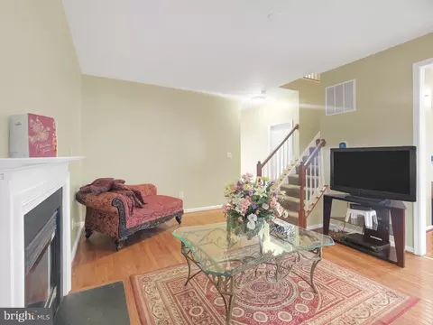 Living - 1401 Jasper St, Silver Spring, MD 20902 photo 7 of 10