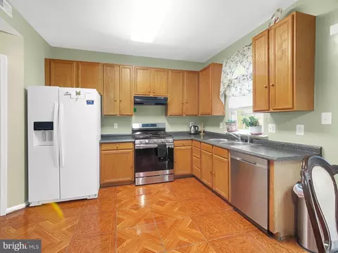 Kitchen - 1401 Jasper St, Silver Spring, MD 20902 photo 2 of 5