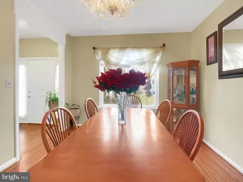 Dining - 1401 Jasper St, Silver Spring, MD 20902 photo 4 of 4