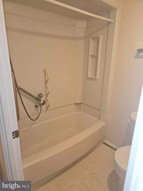 Bath - 15107 Interlachen Dr #2-815, Silver Spring, MD 20906 photo 1 of 2