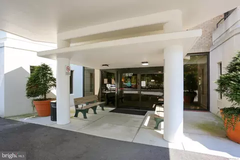 15107 Interlachen Dr #2-815, Silver Spring, MD 20906