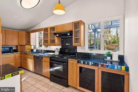 11702 College View Dr, Silver Spring, MD 20902 photo 15