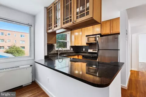 116 Lee Ave #303, Takoma Park, MD 20912