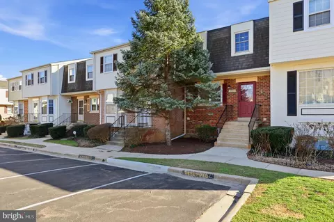 3922 Tynewick Dr #10, Silver Spring, MD 20906 photo 2