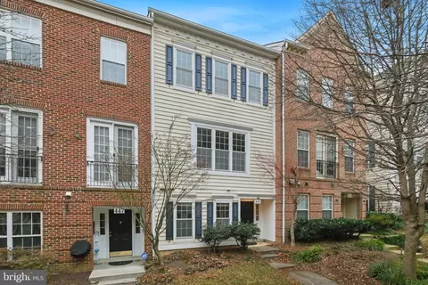 449 Leaning Oak St, Gaithersburg, MD 20878