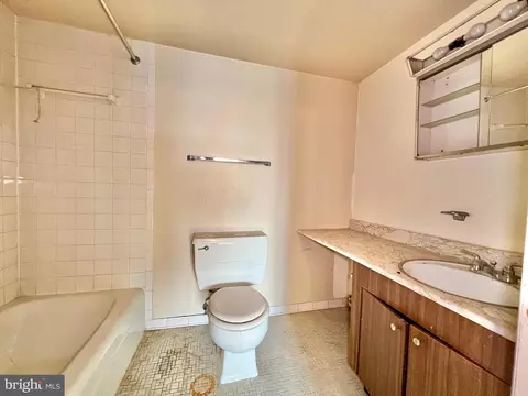 Bath - 8830 Piney Branch Rd #402, Silver Spring, MD 20903 photo 1 of 2