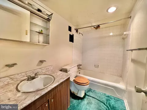 Bath - 8830 Piney Branch Rd #402, Silver Spring, MD 20903 photo 2 of 2