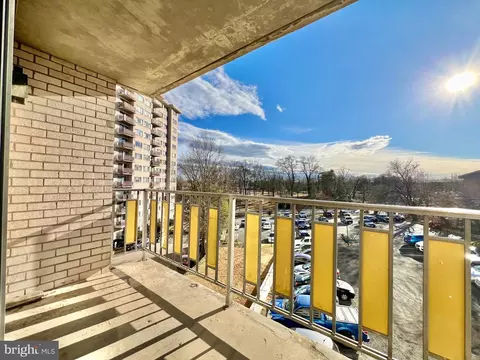 Exterior - 8830 Piney Branch Rd #402, Silver Spring, MD 20903 photo 1 of 2