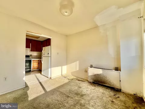 Living - 8830 Piney Branch Rd #402, Silver Spring, MD 20903 photo 4 of 5