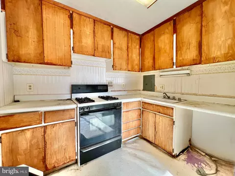 Kitchen - 8830 Piney Branch Rd #402, Silver Spring, MD 20903 photo 1 of 2