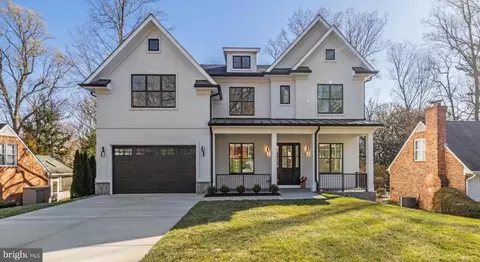 7008 Amy Ln, Bethesda, MD 20817