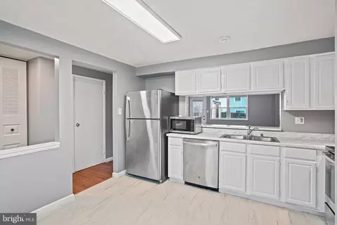 Kitchen - 1109 Cavendish Dr, Silver Spring, MD 20905 photo 2 of 2