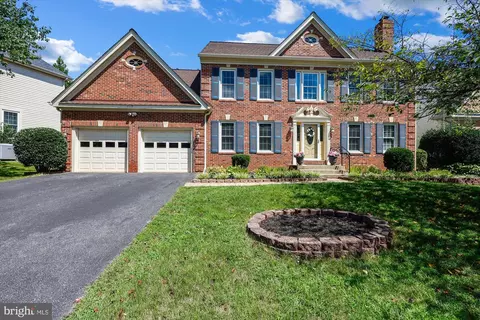 119 Englefield Dr, Gaithersburg, MD 20878