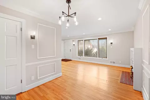 Living - 1600 Oaklawn Ct, Silver Spring, MD 20903 photo 6 of 11