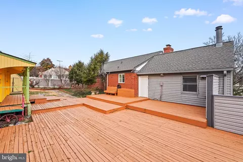 Exterior - 1600 Oaklawn Ct, Silver Spring, MD 20903 photo 6 of 9