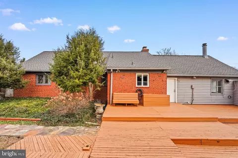 Exterior - 1600 Oaklawn Ct, Silver Spring, MD 20903 photo 8 of 9