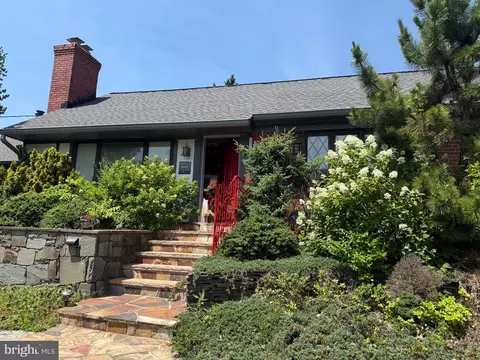 Exterior - 1600 Oaklawn Ct, Silver Spring, MD 20903 photo 5 of 9