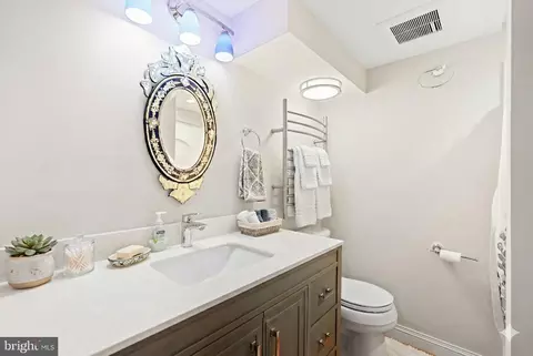 Bath - 1600 Oaklawn Ct, Silver Spring, MD 20903 photo 6 of 6