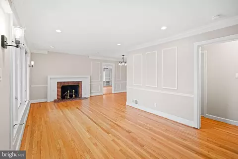 Living - 1600 Oaklawn Ct, Silver Spring, MD 20903 photo 3 of 11