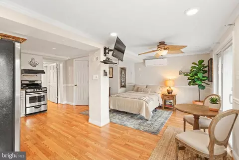 Bedroom - 1600 Oaklawn Ct, Silver Spring, MD 20903 photo 4 of 4