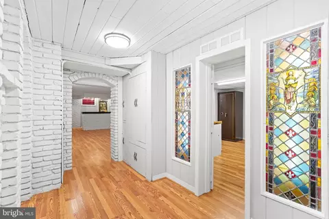 Entry Way - 1600 Oaklawn Ct, Silver Spring, MD 20903 photo 4 of 4
