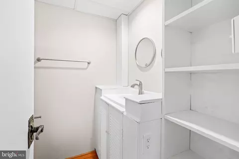 Bath - 1600 Oaklawn Ct, Silver Spring, MD 20903 photo 3 of 6
