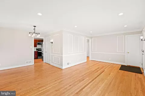 Living - 1600 Oaklawn Ct, Silver Spring, MD 20903 photo 5 of 11