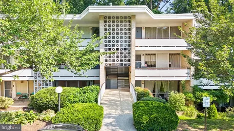7541 Spring Lake Dr UNIT B-1, Bethesda, MD 20817