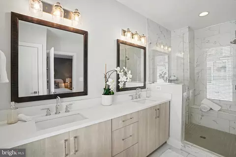 Bath - 8215 River Rd, Bethesda, MD 20817 photo 4 of 5