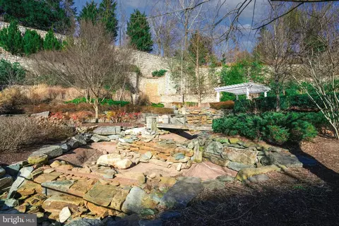 Exterior - 8215 River Rd, Bethesda, MD 20817 photo 4 of 5