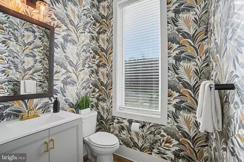 Bath - 8215 River Rd, Bethesda, MD 20817 photo 2 of 5
