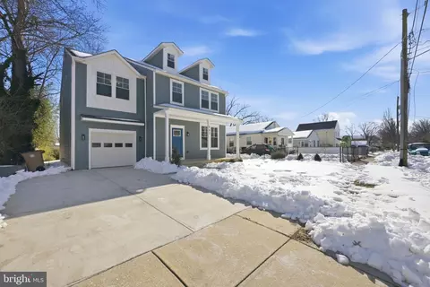 607 Burgundy Dr, Rockville, MD 20850