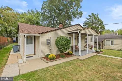 4 Russell Rd, Cabin John, MD 20818