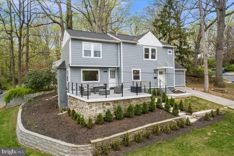 Exterior - 111 Sunnyside Rd, Silver Spring, MD 20910 photo 2 of 6