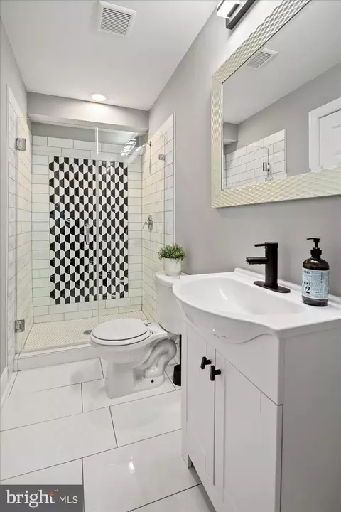 Bath - 111 Sunnyside Rd, Silver Spring, MD 20910 photo 1 of 6