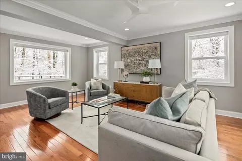 111 Sunnyside Rd, Silver Spring, MD 20910